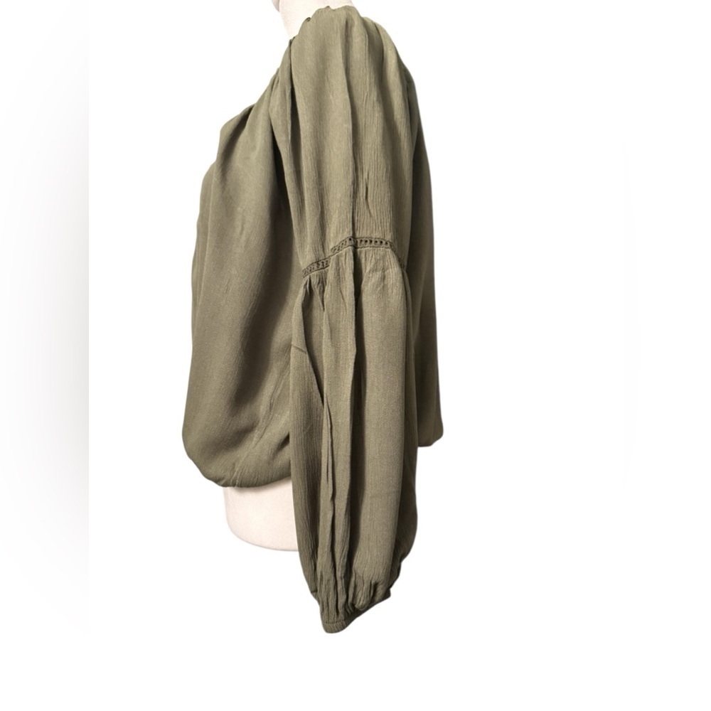 Charlotte Russe army green Boho top elastic at neck cuffs & waist Womens size SM - Picture 4 of 9